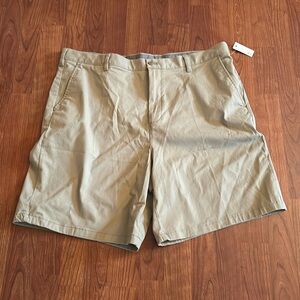Amazon Essentials men’s tan shorts size 40